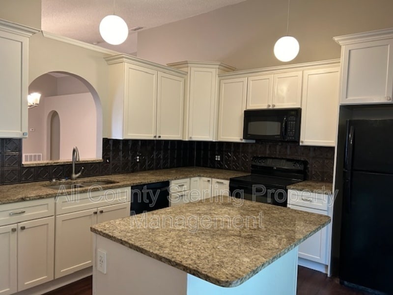 Photo - 158 Gleason Cove
