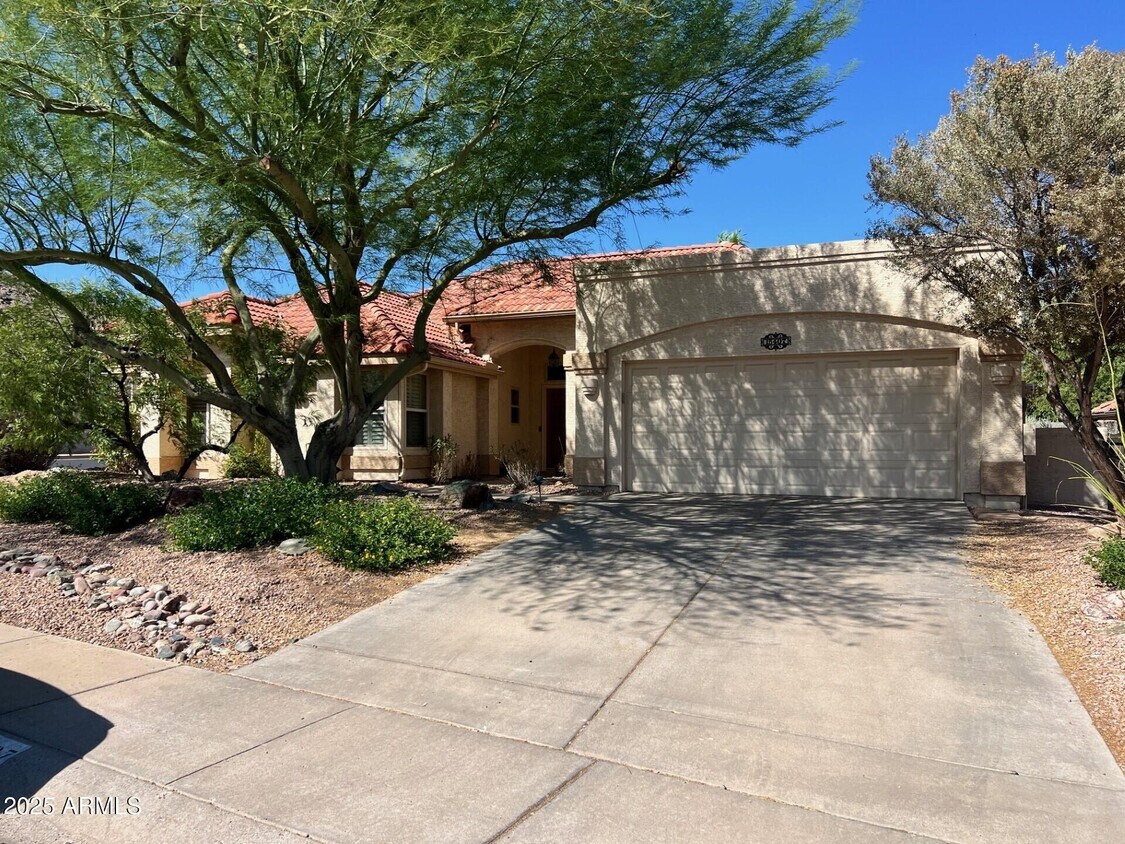 Primary Photo - 15407 S 38th St