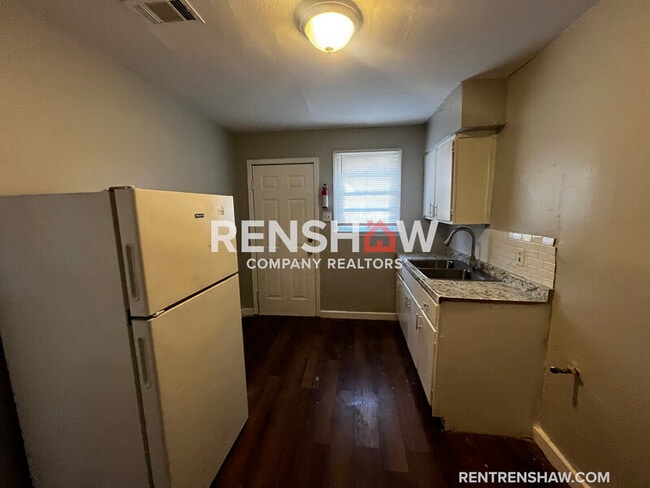 Building Photo - 877 Polk Ave