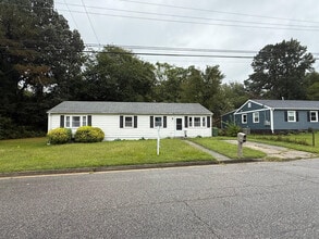 Building Photo - 2302 Norfolk St