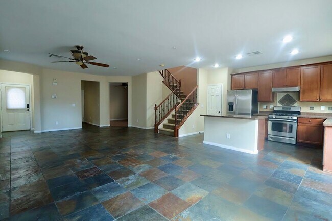Foto del edificio - BEAUTIFUL 3 BEDS WITH 2.5 BATH HOUSE