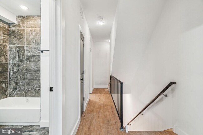 Foto del edificio - 4165 Mantua Ave