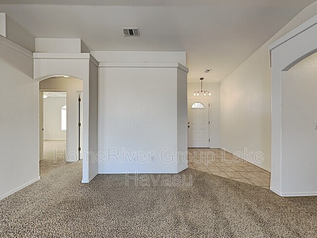Building Photo - 3701 Yucca Dr