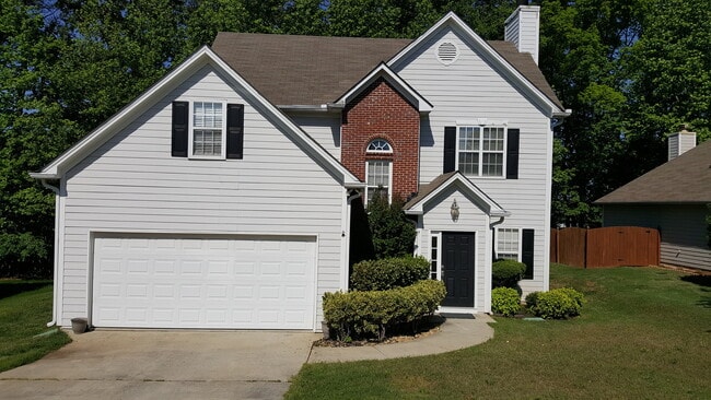 Spacious 3 bedroom 2 bath home near downtown Kennesaw. - Spacious 3 bedroom 2 bath home near downtown Kennesaw.