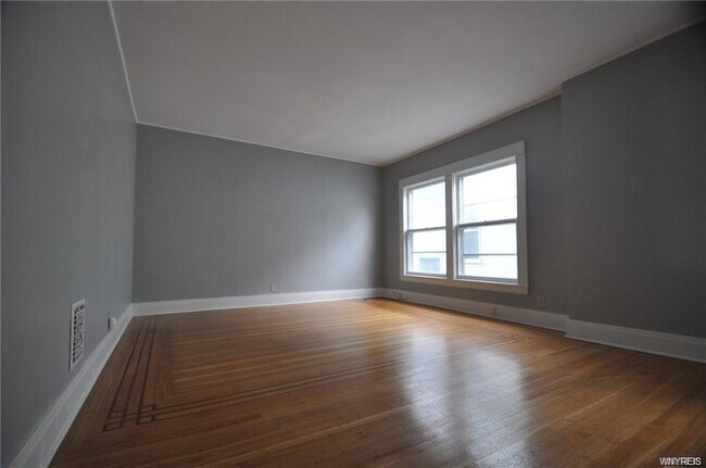 Building Photo - 814 Elmwood Ave