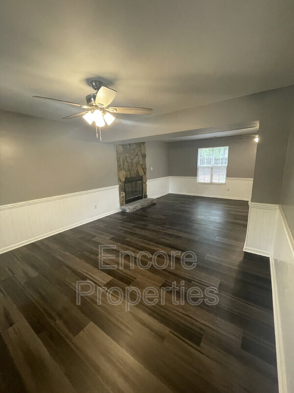 Building Photo - 211 Indigo Dr