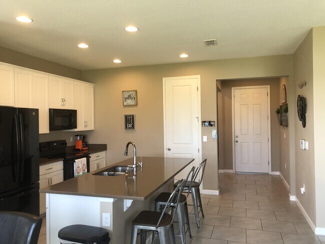 Foto del edificio - 234 Stonehaven Dr