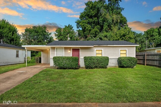 Building Photo - 1222 Lampkin St