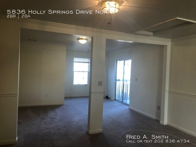 Foto del edificio - 5836 Holly Springs Dr N