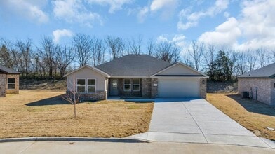 Building Photo - 706 Indian Plns Rd