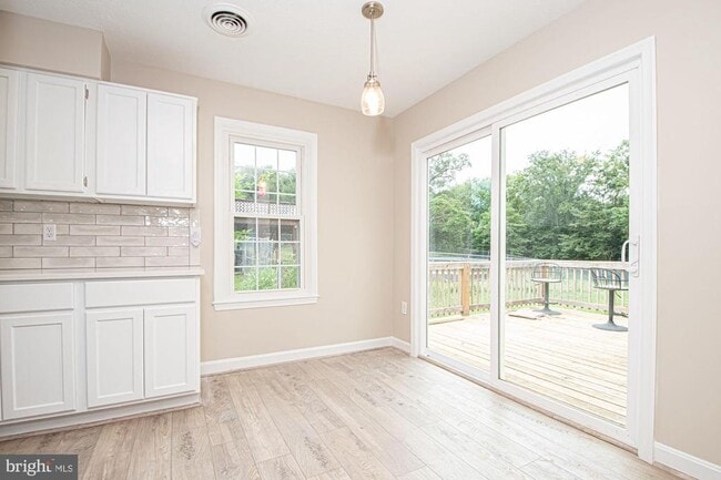 Building Photo - 25992 Old Valley Pike