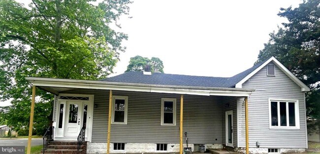 Building Photo - 405 Lake Ave
