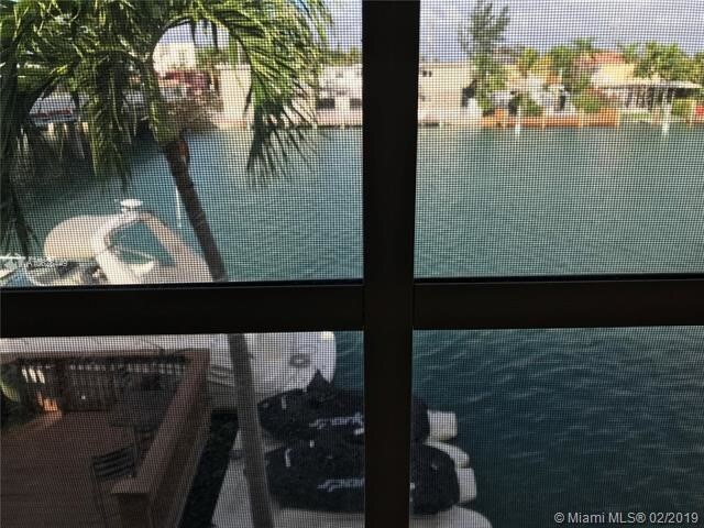 Foto principal - 8500 Byron Ave