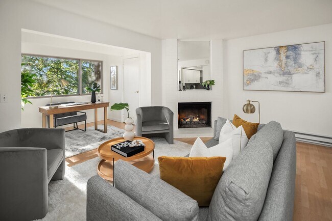 Foto del edificio - Bellevue Condo in Cherry Crest Vista with Updated Kitchen