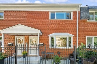 Building Photo - 1607 W Sunnyside Ave
