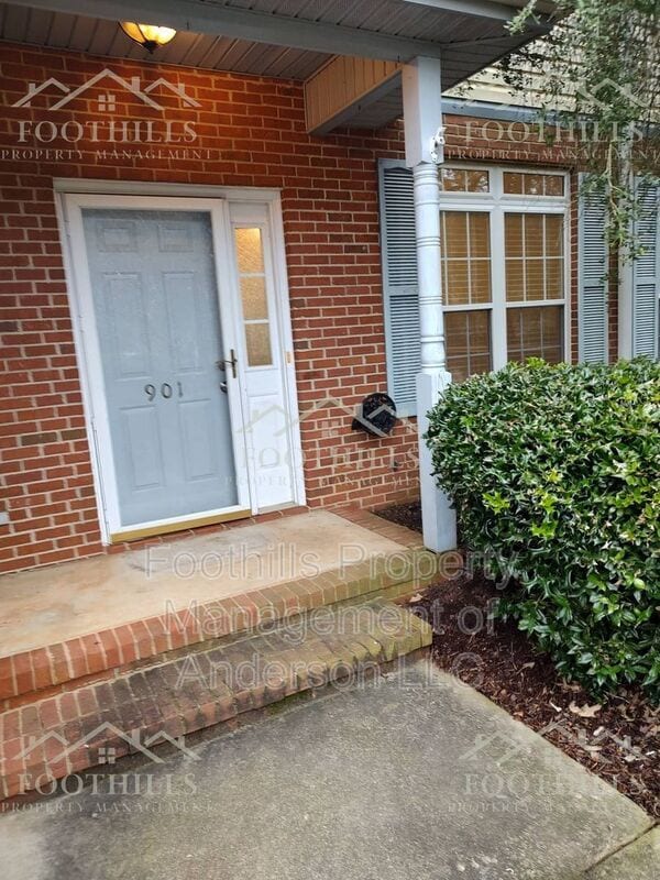 Building Photo - 901 Autumn Oaks