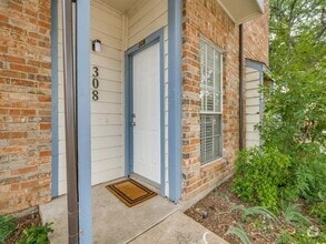 Building Photo - 1603 Marsh Ln