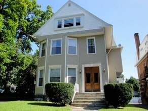 Building Photo - 253 Lawrence St