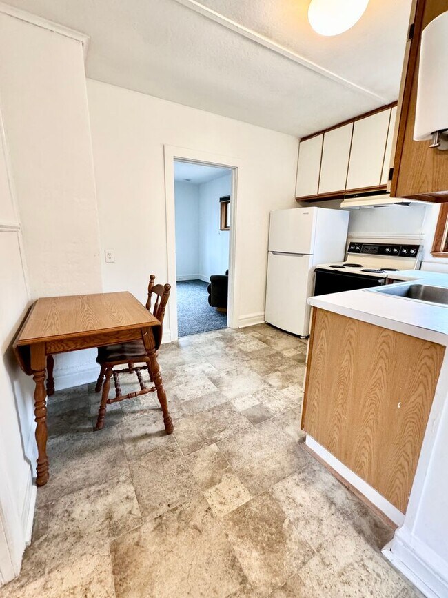 Foto del edificio - AVAILABLE August 15th - 2 BED, 1 BATH HOME