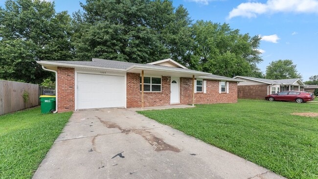 Building Photo - "Cozy 3-Bedroom Home on Joye Street with M...