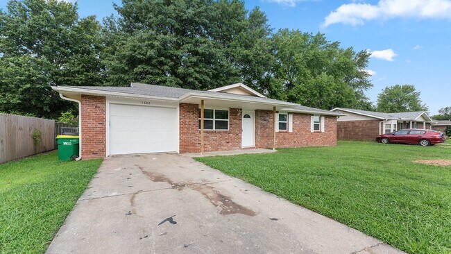 Foto del edificio - "Cozy 3-Bedroom Home on Joye Street with M...
