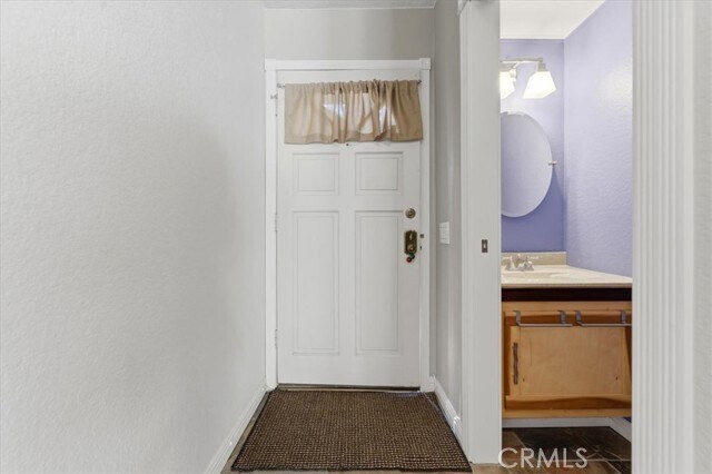 Foto del edificio - 539 Wayland Ct