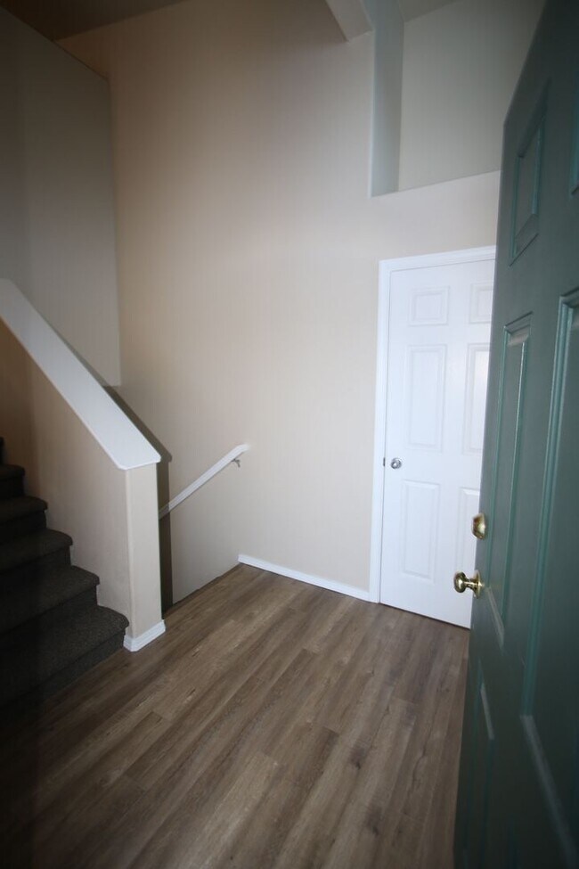 Foto del edificio - 3 Bedroom Home in North East Anchorage!