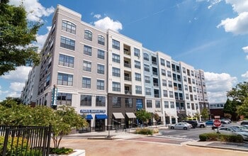 Building Photo - Flats at Perimeter Place