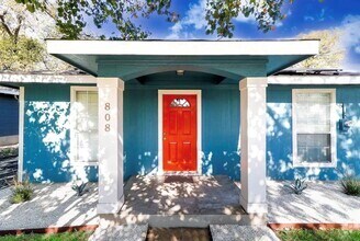 Building Photo - 808 E Austin Ave