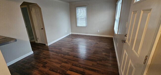 Foto del edificio - 1421 E 14 Mile Rd