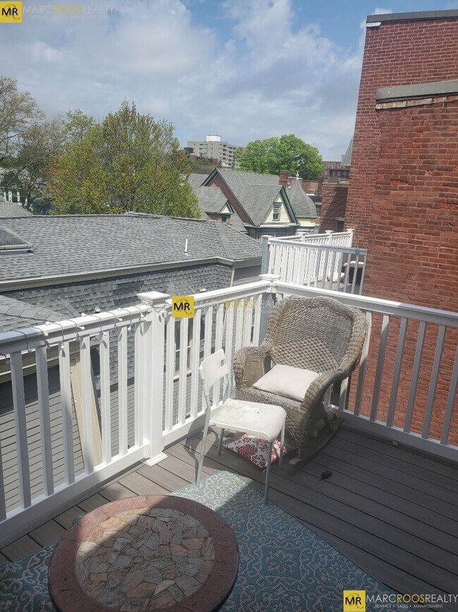 Building Photo - 152 Harvard St