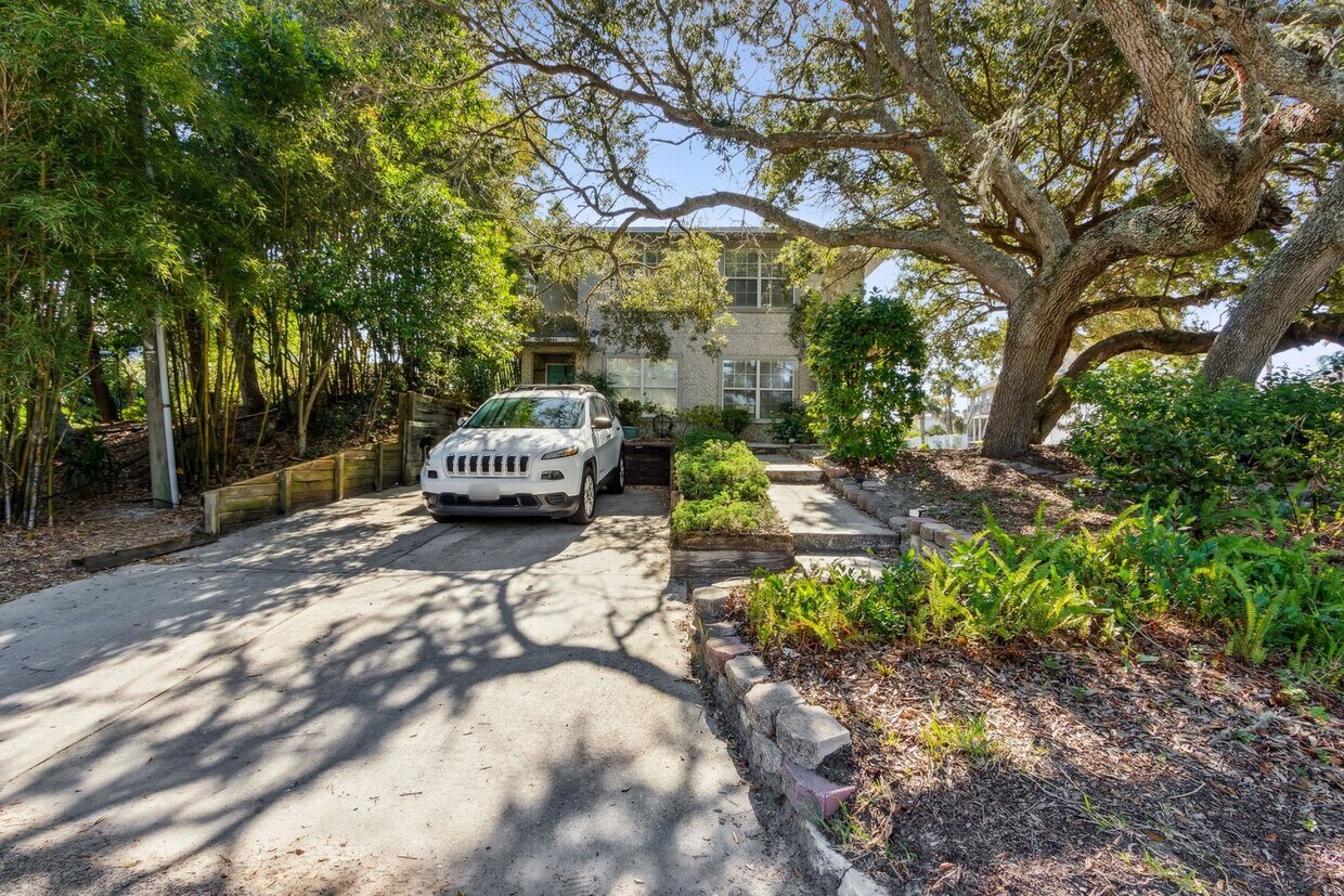 Foto principal - Live the Beach Life – Just One Block from ...