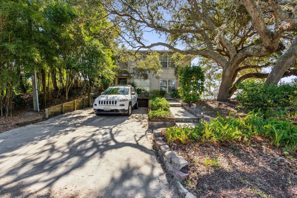 Primary Photo - Live the Beach Life – Just One Block from ...