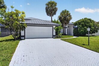 Building Photo - 542 N Cypress Dr