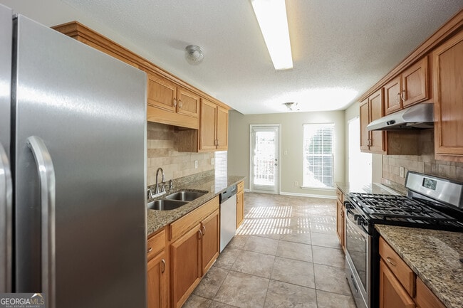 Foto del edificio - 6555 Creekview Ct