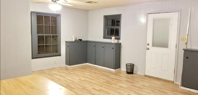 Building Photo - 1108 Coit St