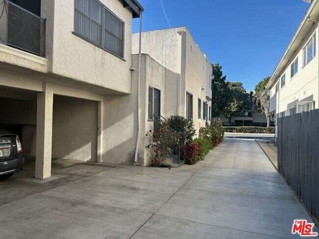 Foto del edificio - 11826 Venice Blvd.