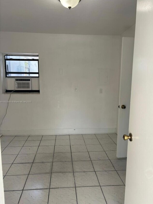 Primary Photo - 1660 SW 24th Ave