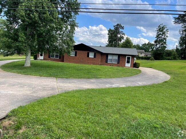 Building Photo - 1247 Kluttz Rd