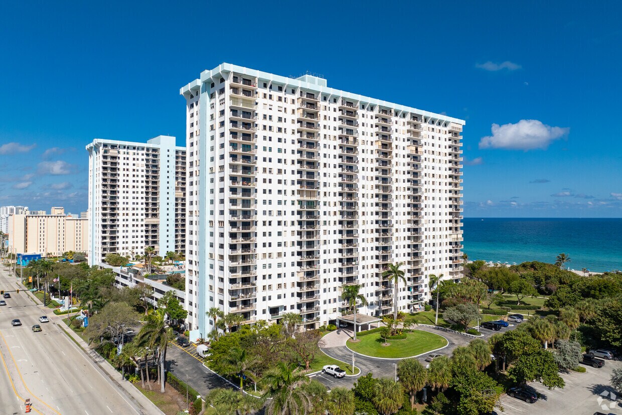 Foto principal - Summit Towers