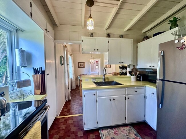 Building Photo - Idyllic Fully Furnished Cottage in Asilomar Dunes Available Monthly