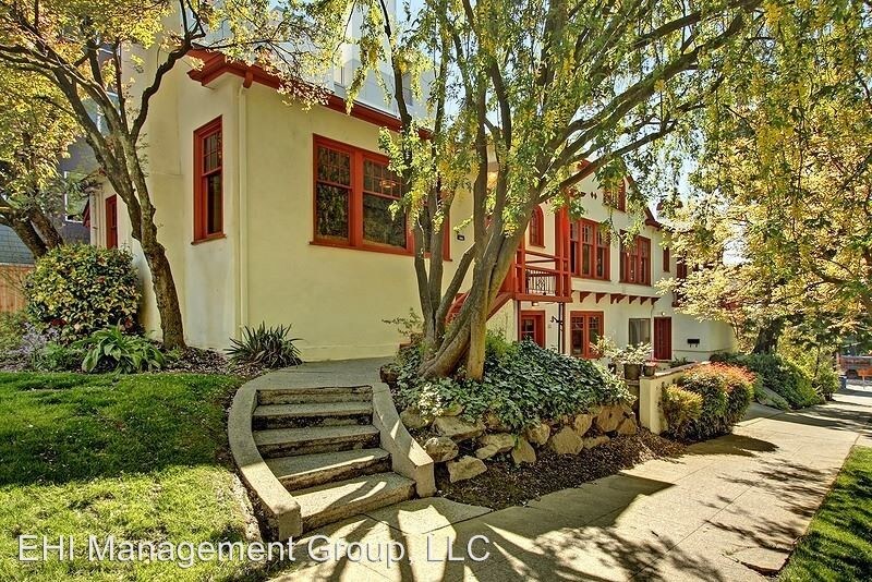 Primary Photo - 221-221 E Louisa St