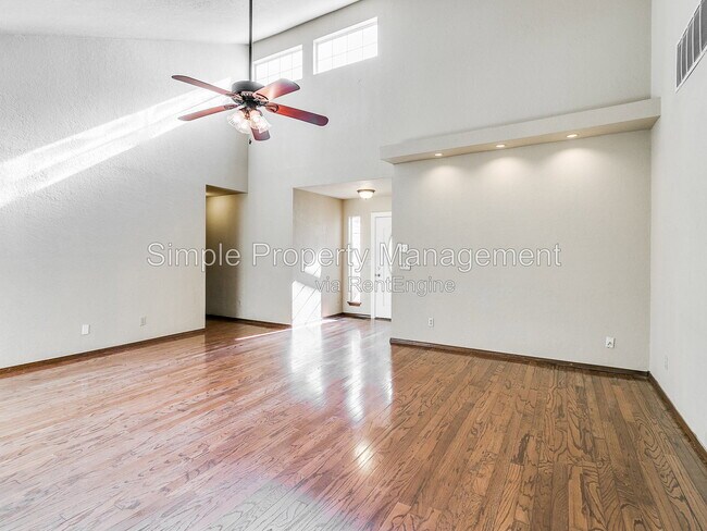 Building Photo - 3837 Sunward Cir