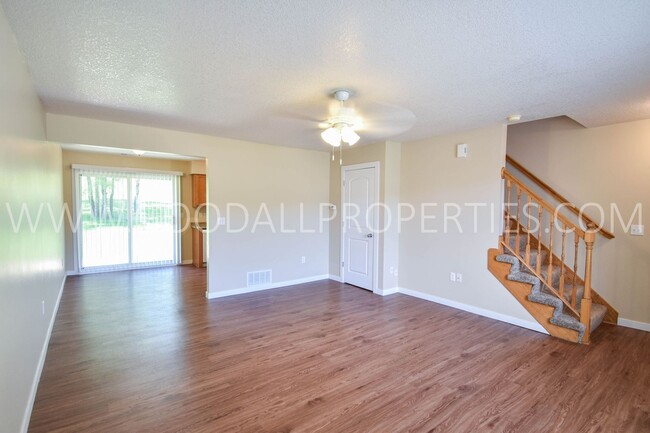 Foto del edificio - 3 Bedroom Townhome in Van Meter