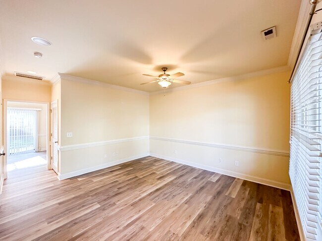 Building Photo - Charming Townhouse In The Heart Of Apex