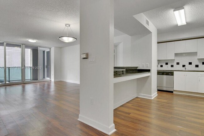 Foto del edificio - 1500 Bay Rd