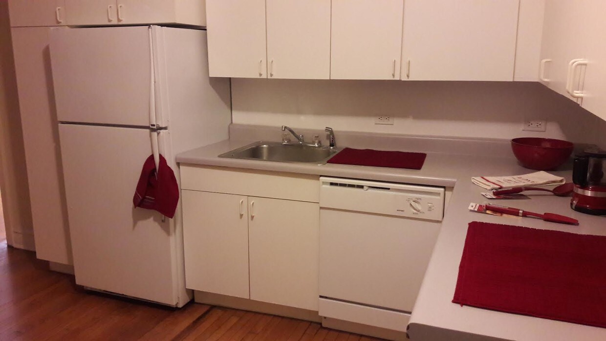 Primary Photo - 4602 N Lincoln Ave