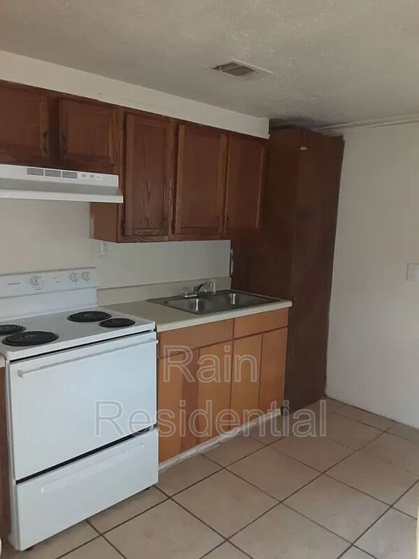 Building Photo - 2213 34th St