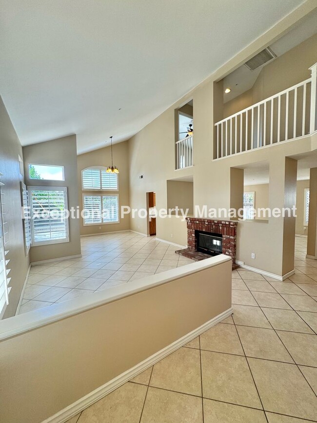 Building Photo - Ready to move in 4 bedroom 3 bath home!