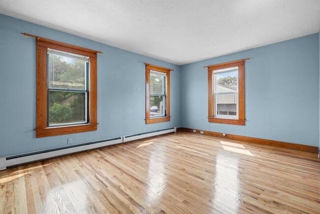 Building Photo - 106 Bismark St